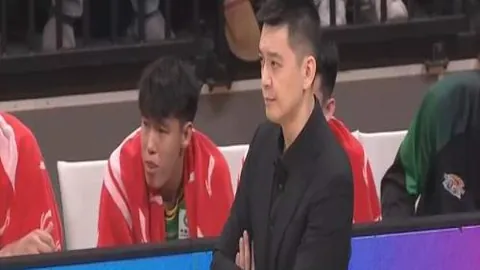 亚洲男篮杯16强名单公布 赵睿占据官方海报焦点图